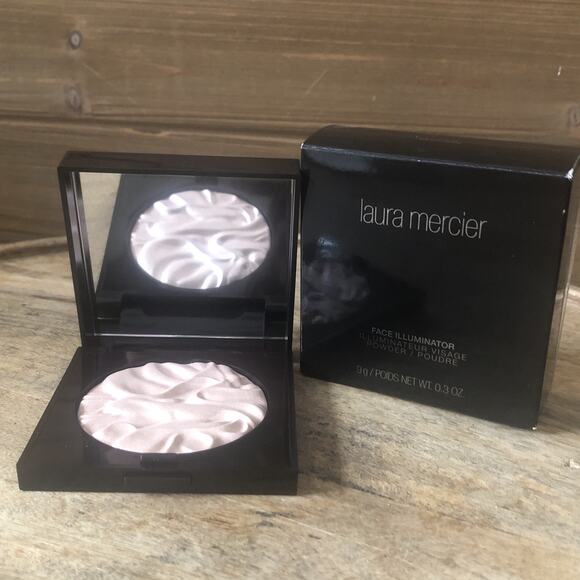 LAURA MERCIER FACE ILLUMINATOR HIGHLIGHTING POWDER, DEVOTION - (0.3 oz./9 g.) - Picture 1 of 5